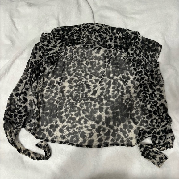 3/$35. Button Up Blouse. Dynamite. Size Large. - Picture 4 of 5